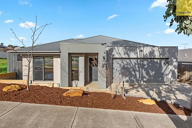 Bacchus Marsh 4房 4卧2浴精装 宽敞463sqm地 开放式布局 高品质电器 茂盛花园 双车库 硬木地板 社区便利 EXECEPTIONAL AND IMMACULATE