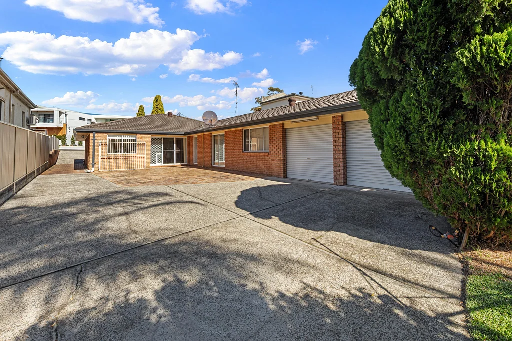Hurstville Grove 5Zimmer Expansive single-level living in a beautiful bayside location