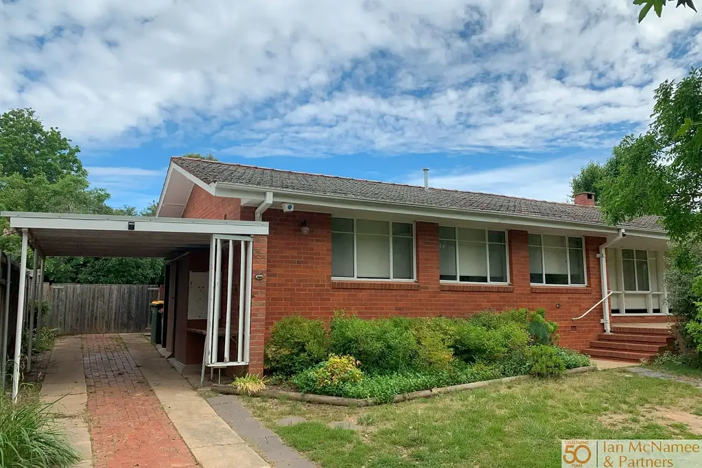Location is Key!

Five bedroom ensuite house in sought after inner south.