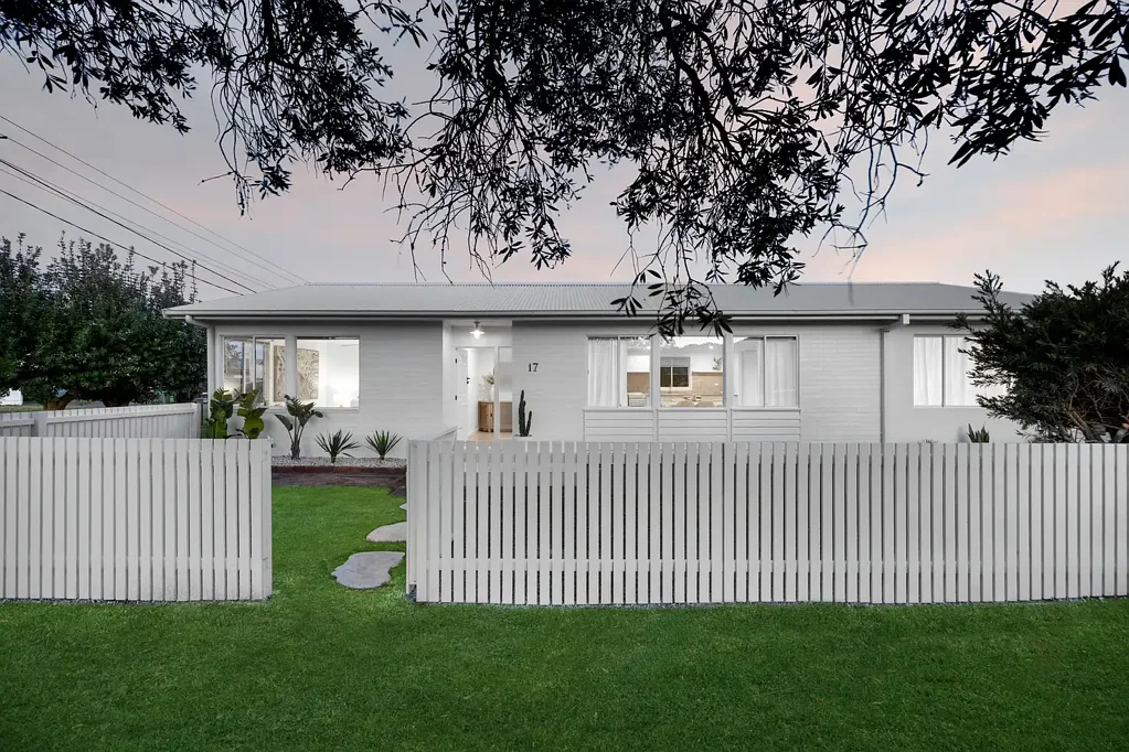 17 Makoro Street, Pelican, NSW 2281