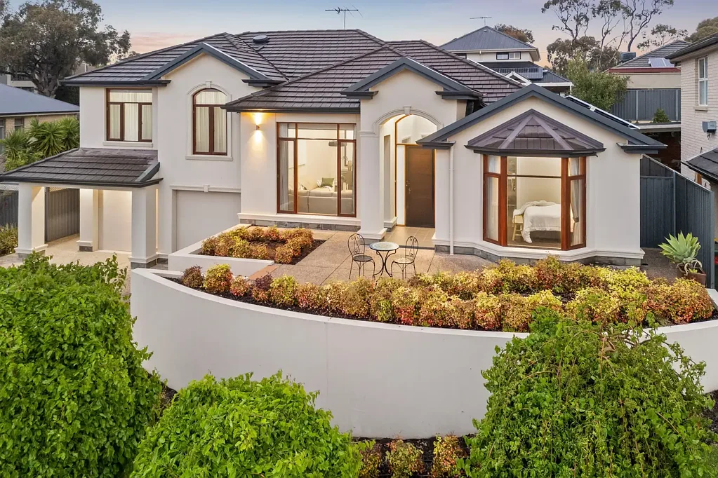 Flagstaff Hill 4chambre A Medallion Masterpiece in the Heart of the Flagstaff Pines Estate.
