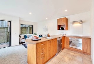 6/17 Georgia Terrace, Albany, North Shore City