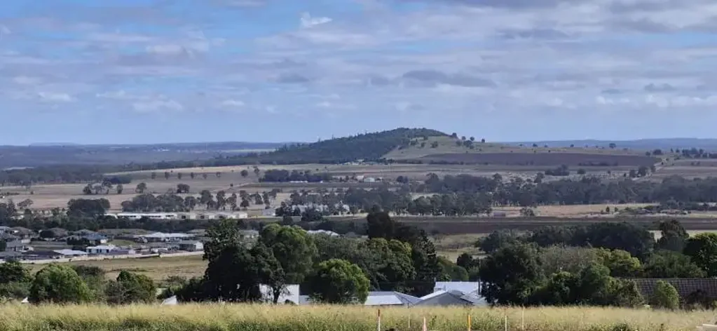 Kingaroy  PREMIUM HILLTOP LIVING WITH MOUNTAIN VIEWS