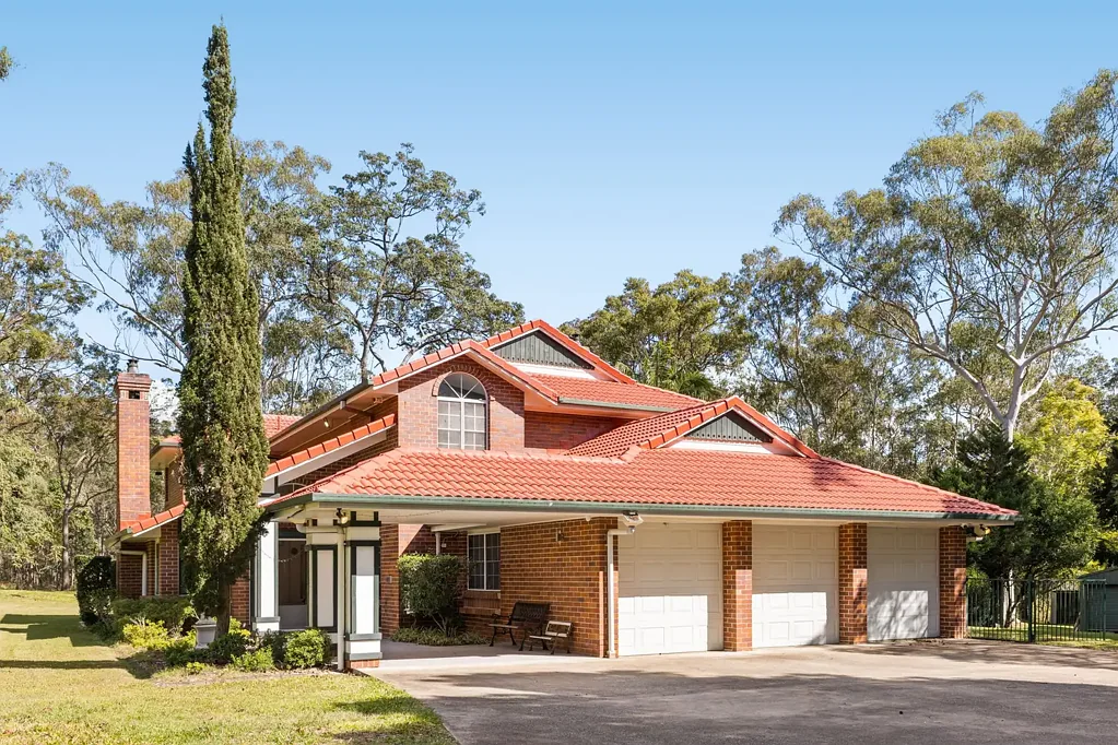 Forestdale 5બેડરૂમ Acreage Elegance Meets Resort-Style Family Living