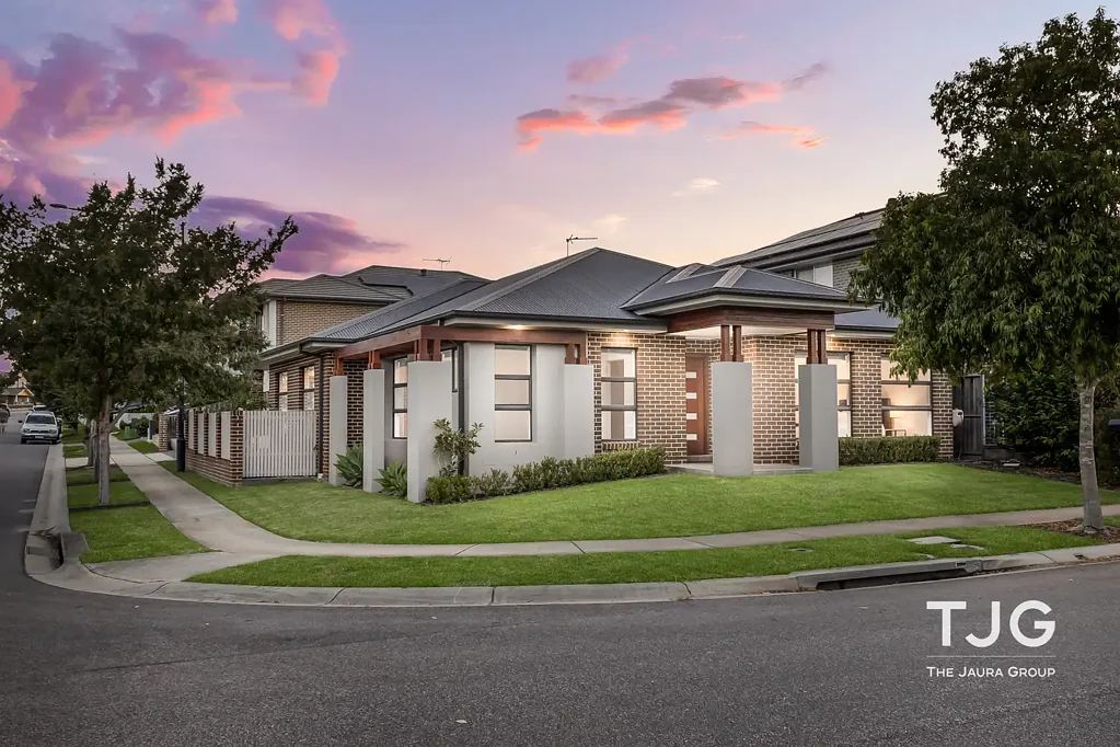 Box Hill 4 Slaapkamer North-Facing Reserve Front - Premium Single Level Living in The Gables