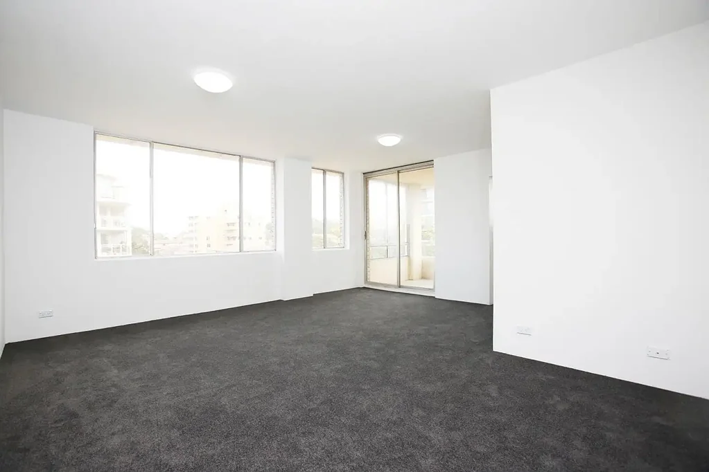 Top-Floor Bondi Apartment with Ocean Views
