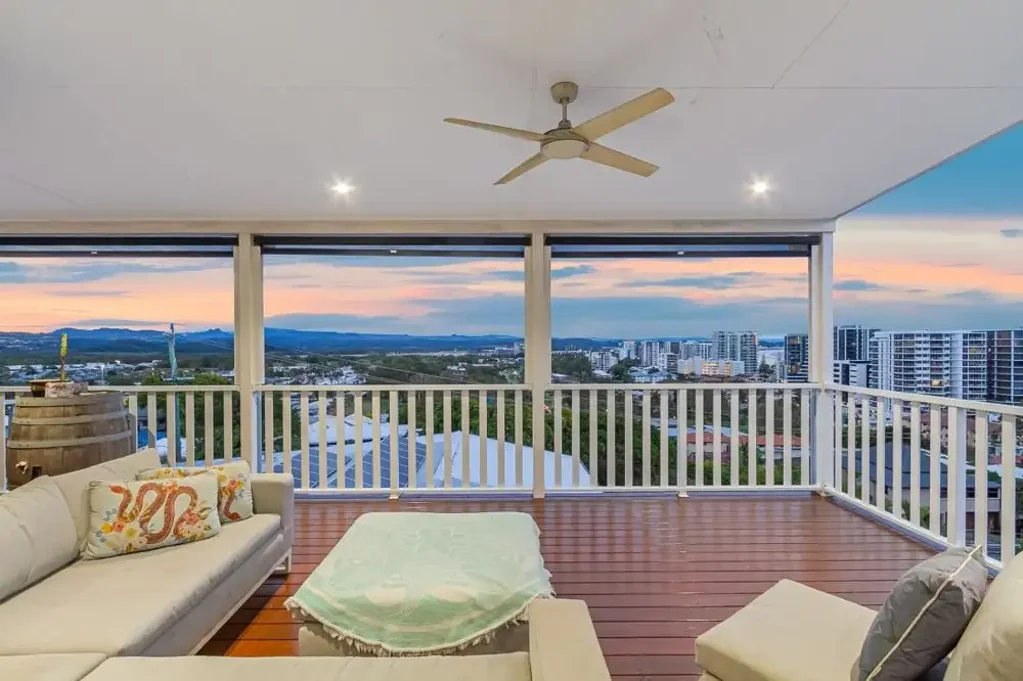 Coolangatta 4房  Modern Coastal Living with Panoramic Views