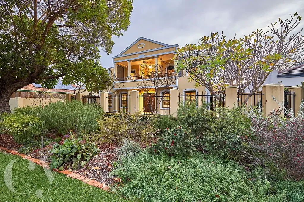South Perth 3房  A French-Inspired Sanctuary