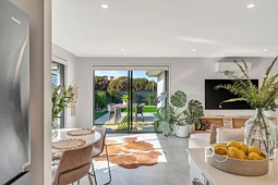 2 Opal Mews, Hawley Beach