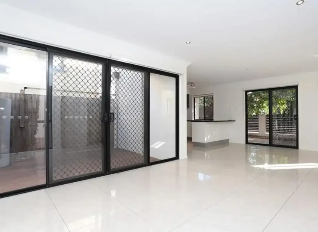 Townhome in Prime Location  Just 6km from the CBD!