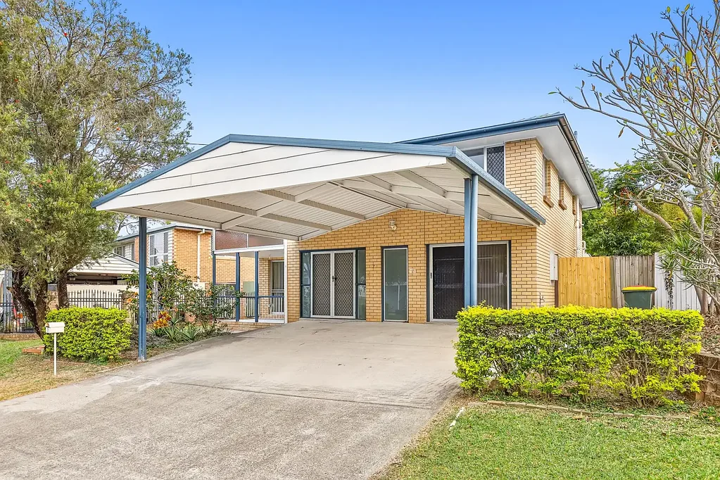 Stylish Family Home with Flexible Dual Living in the Heart of Corinda