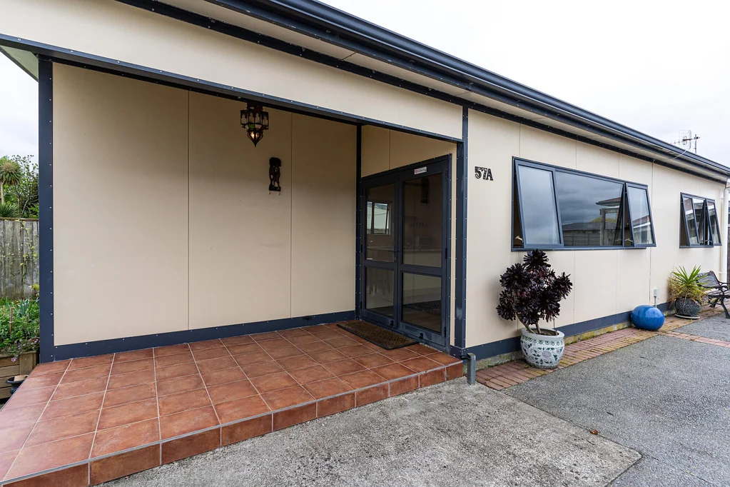 Two bedroom standalone house in Westbrook
