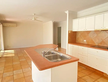 73 Dipper Drive, Burleigh Waters, QLD 4220, 4 phòng ngủ, 2 phòng tắm, House