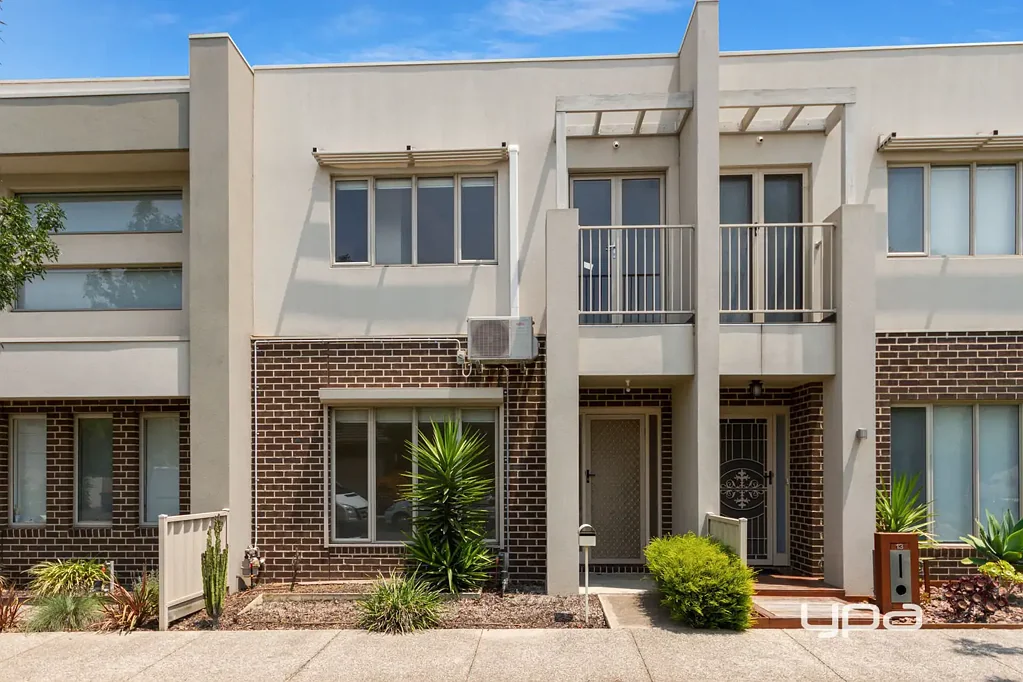BEAUTIFUL HOME IN A CENTRAL LOCATION