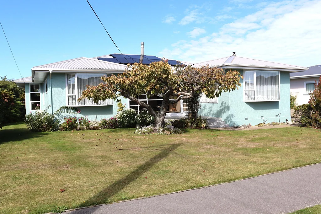 Oamaru 3 Bedroom Lovingly Kept, Often Admired