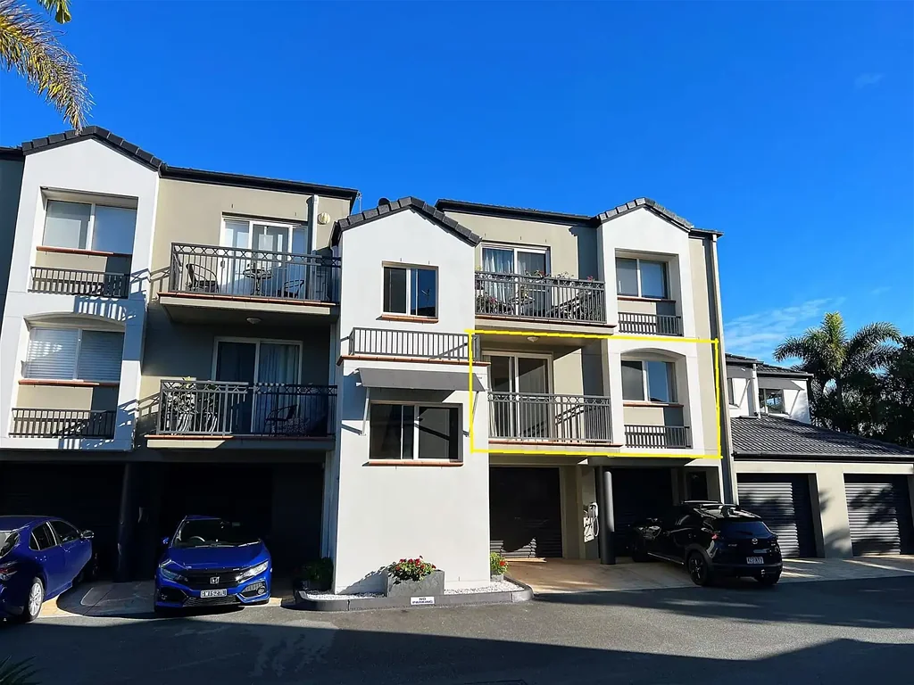 152sqm large 3-bedroom apartment in Runaway Bay