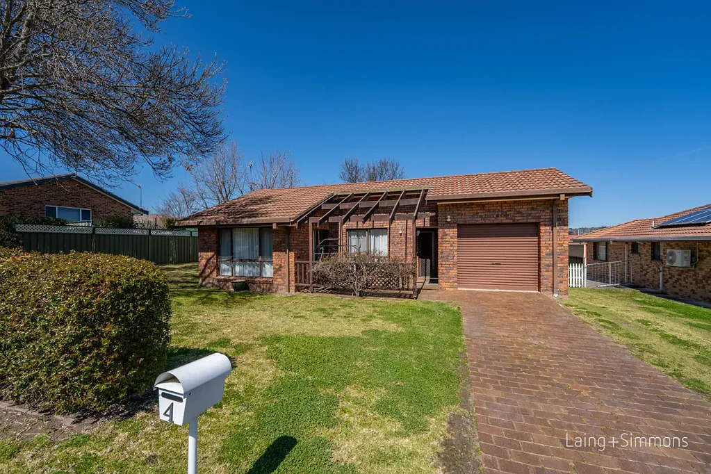 4 Hunt Avenue, Armidale, NSW 2350