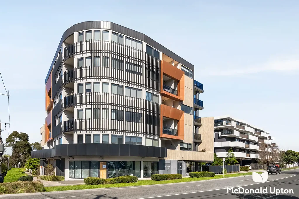 Essendon 2房 顶层瑰宝，坐拥璀璨城市景观 Penthouse-Level Prize with Scintillating City Views