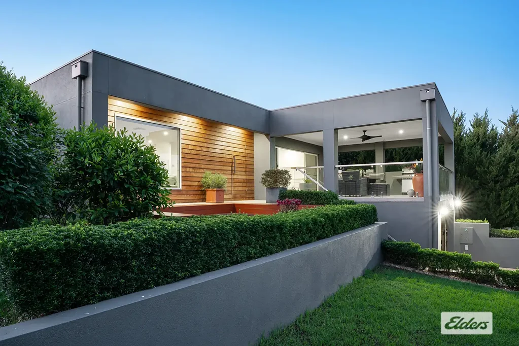 Wodonga 4chambre Golfside Glamour with a Sophisticated Edge