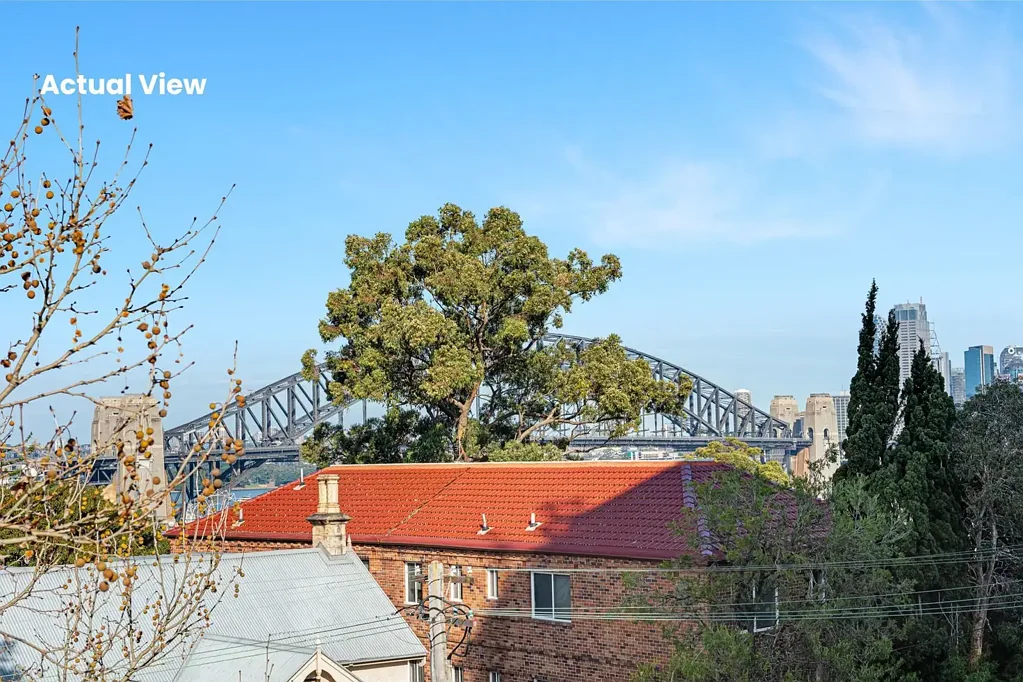 Mcmahons Point 1Zimmer Art Deco Apartment in the Heart of McMahons Point with City Views & Harbour Bridge Glimpses