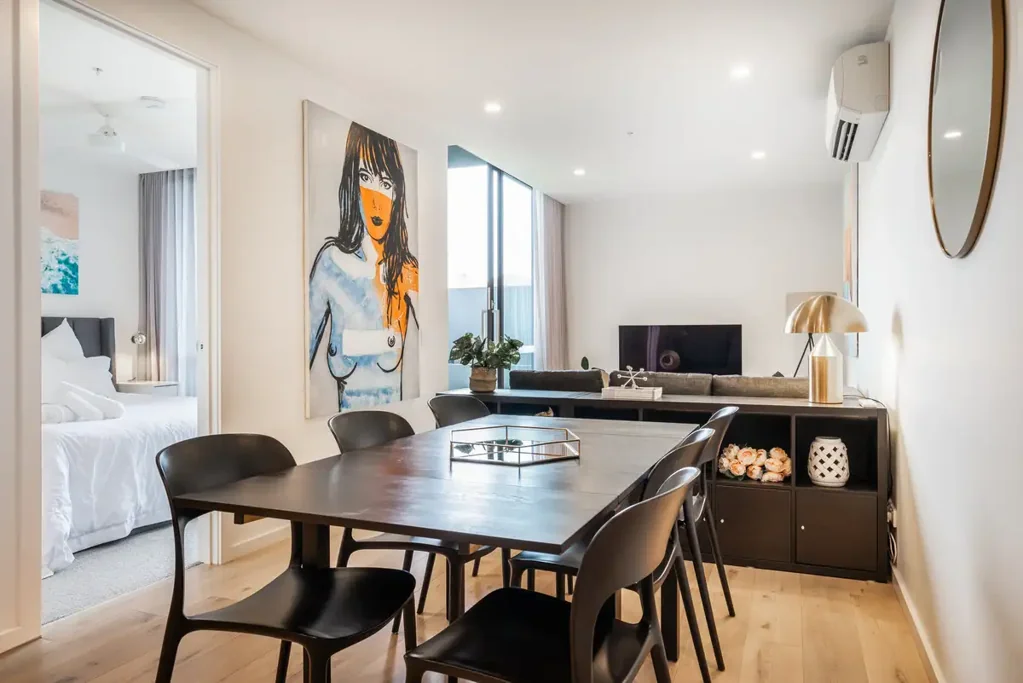 Balaclava Euro-Luxe SHORT TERM LEASES AVAILABLE
