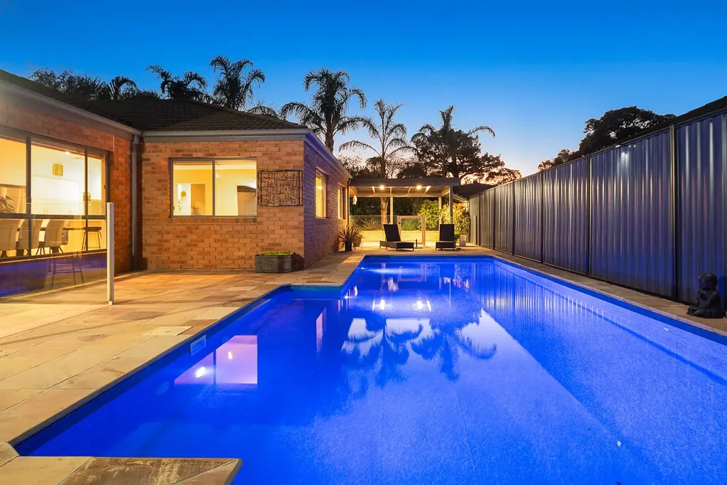 Langwarrin 4部屋 44 square family oasis in the Acacia Heath Estate