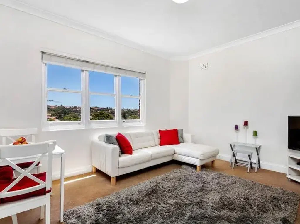 TWO BEDROOM APARTMENT IN PRIME POSITION !!