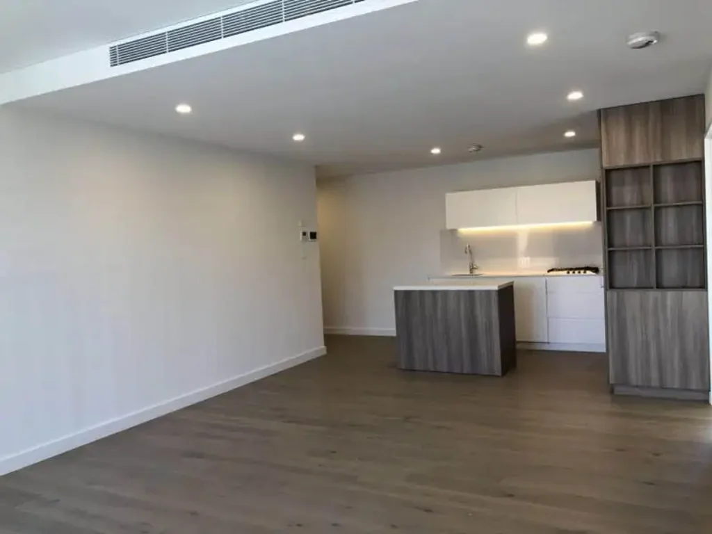 Modern 2-Bedroom Apartment in Prime Waterloo Location - Ground Floor Convenience