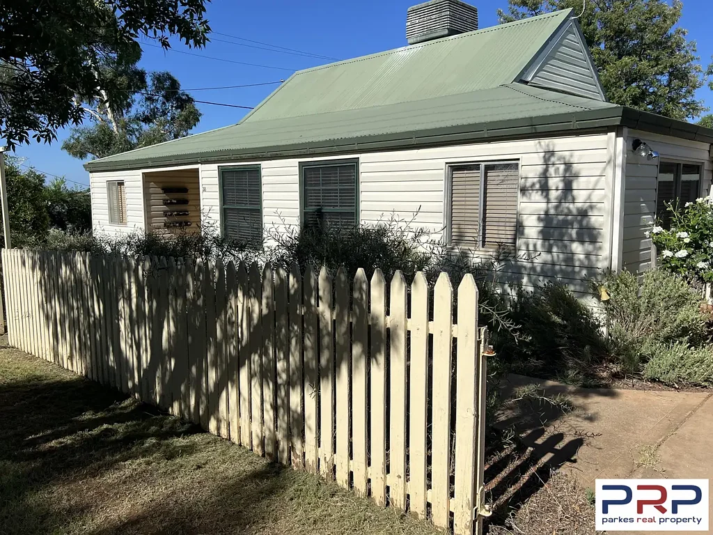 38 Russell Street, Parkes, NSW 2870