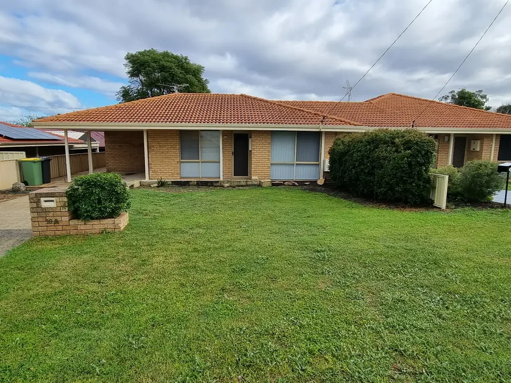Thornlie 3房  Freshly Presented Home I Spacious backyard I Convenient Location