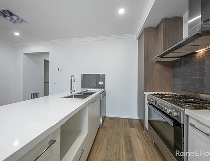 10 Bud Street, Diggers Rest, VIC 3427, 3 कमरे, 2 बाथरूम, House