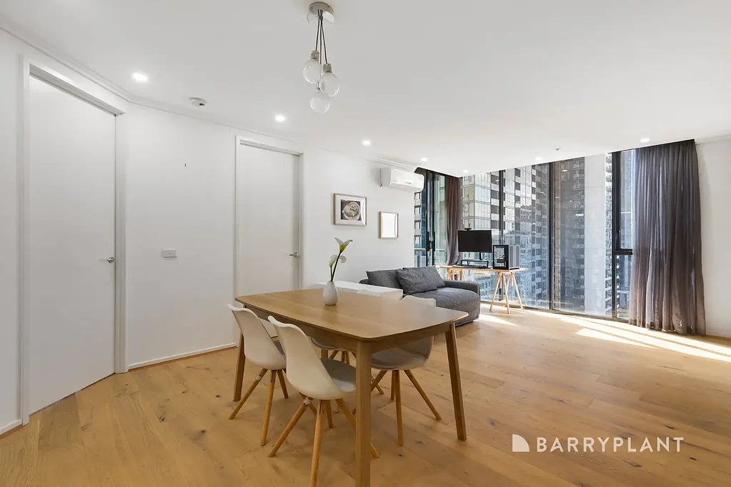 Southbank 2침실 Elegant 2-Bedroom Corner Apartment with Stunning CBD Views