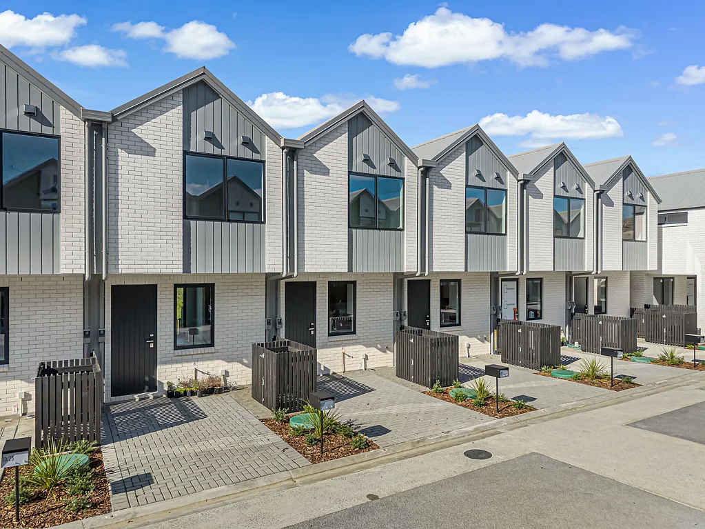 Orewa 2Kwarto Beach Days, Bush Walks, Your New Home from $699K
