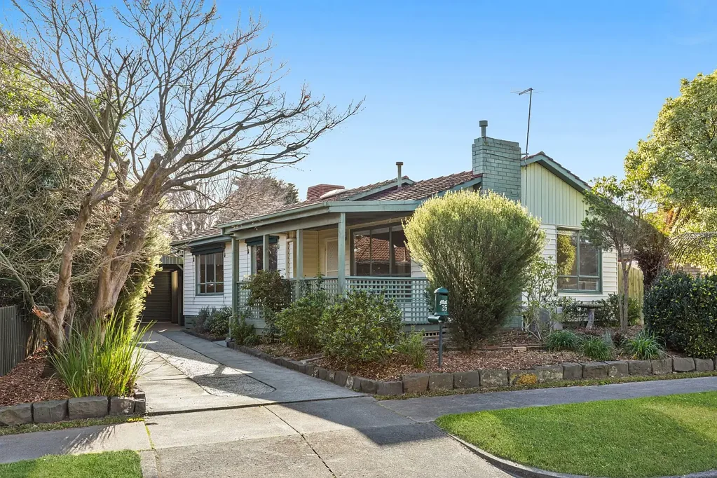 Frankston South 3Phòng ngủ Prized FHSZ Locale with Endless Potential