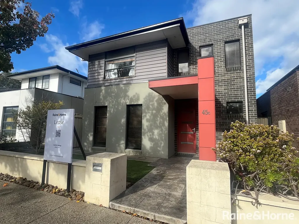3 Bedroom Plus Study close to Town Centre