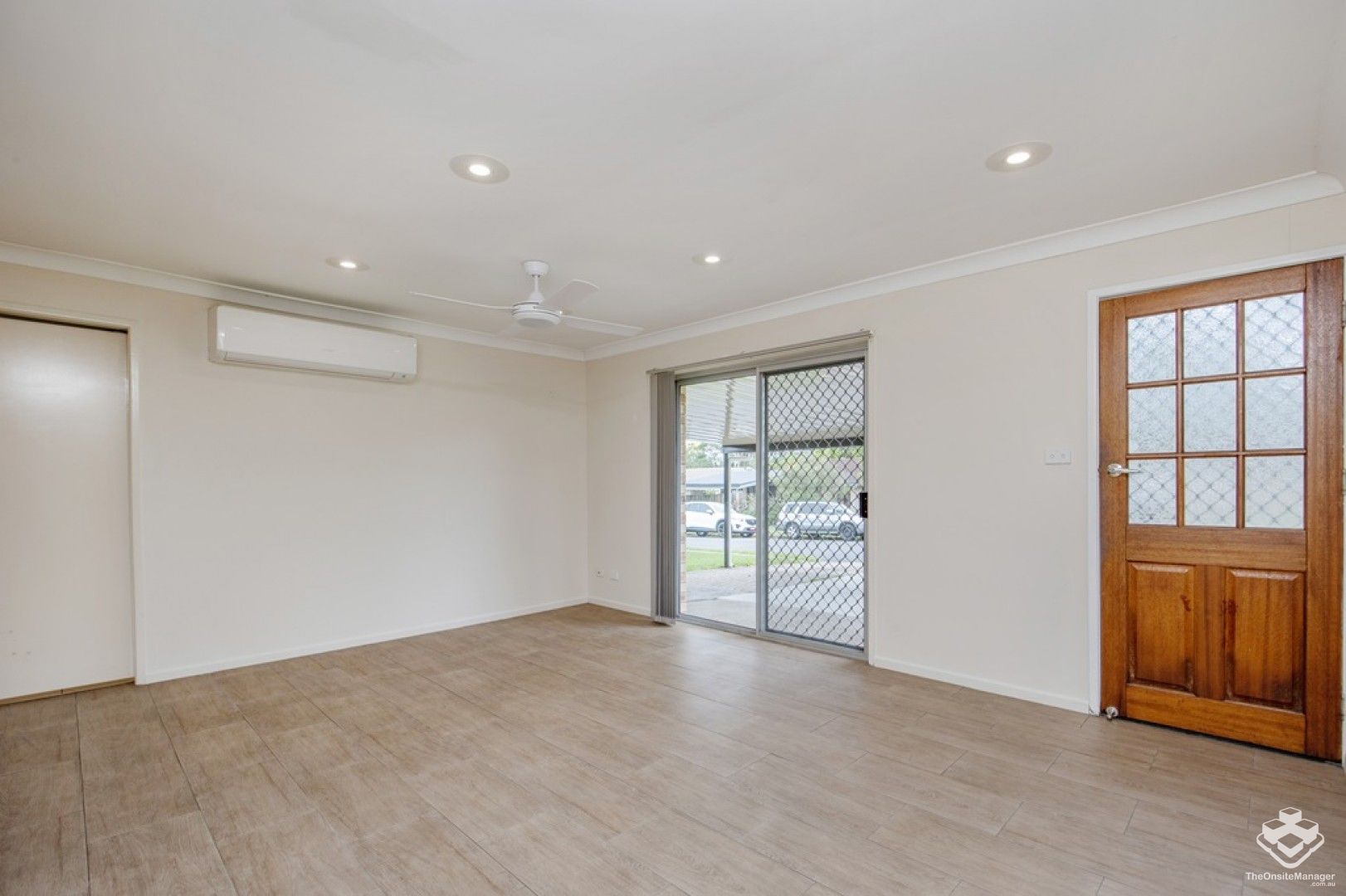 15 CLARINDA AV, SPRINGWOOD QLD 4127, 0 chambres, 0 salles de bain, House