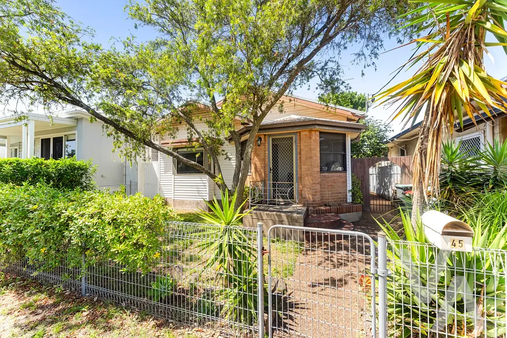 45 Crown Street, Stockton, NSW 2295