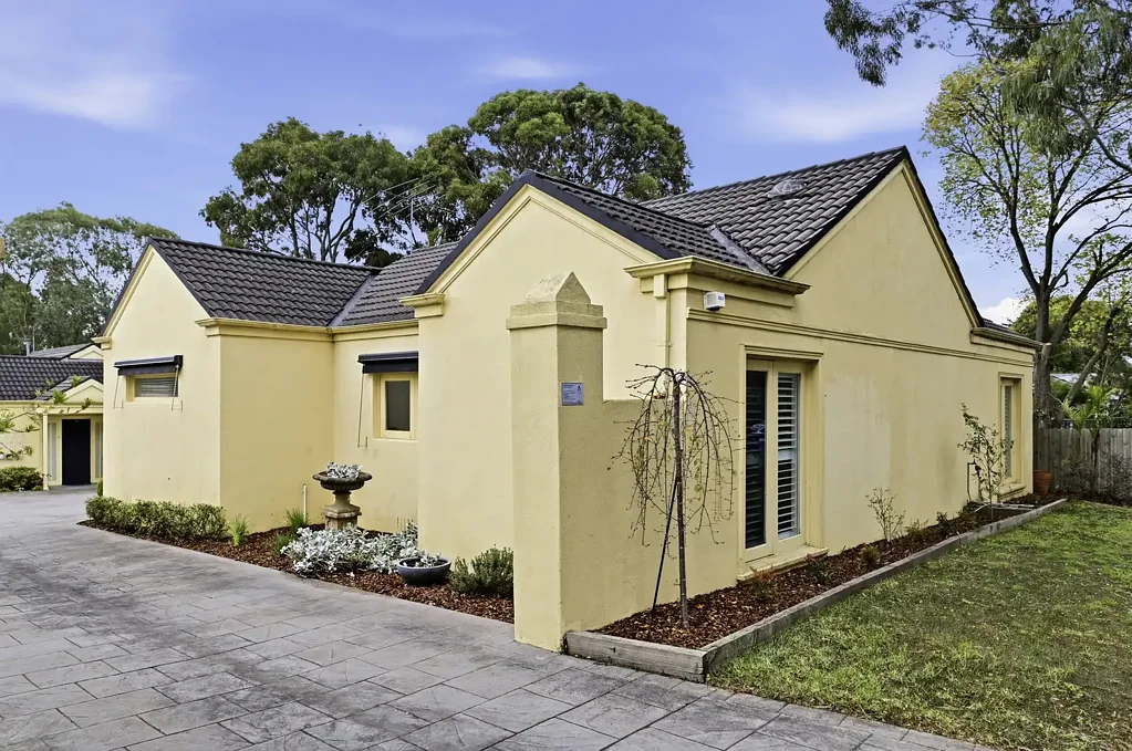 Blackburn North 3침실 Low-Maintenance Luxury with Superb Indoor-Outdoor Appeal