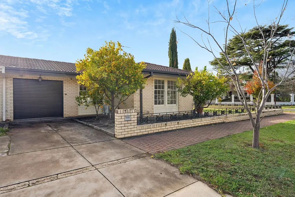 Perfectly Positioned Charming Colonial Style Home Unit. 
Recently Renovated.