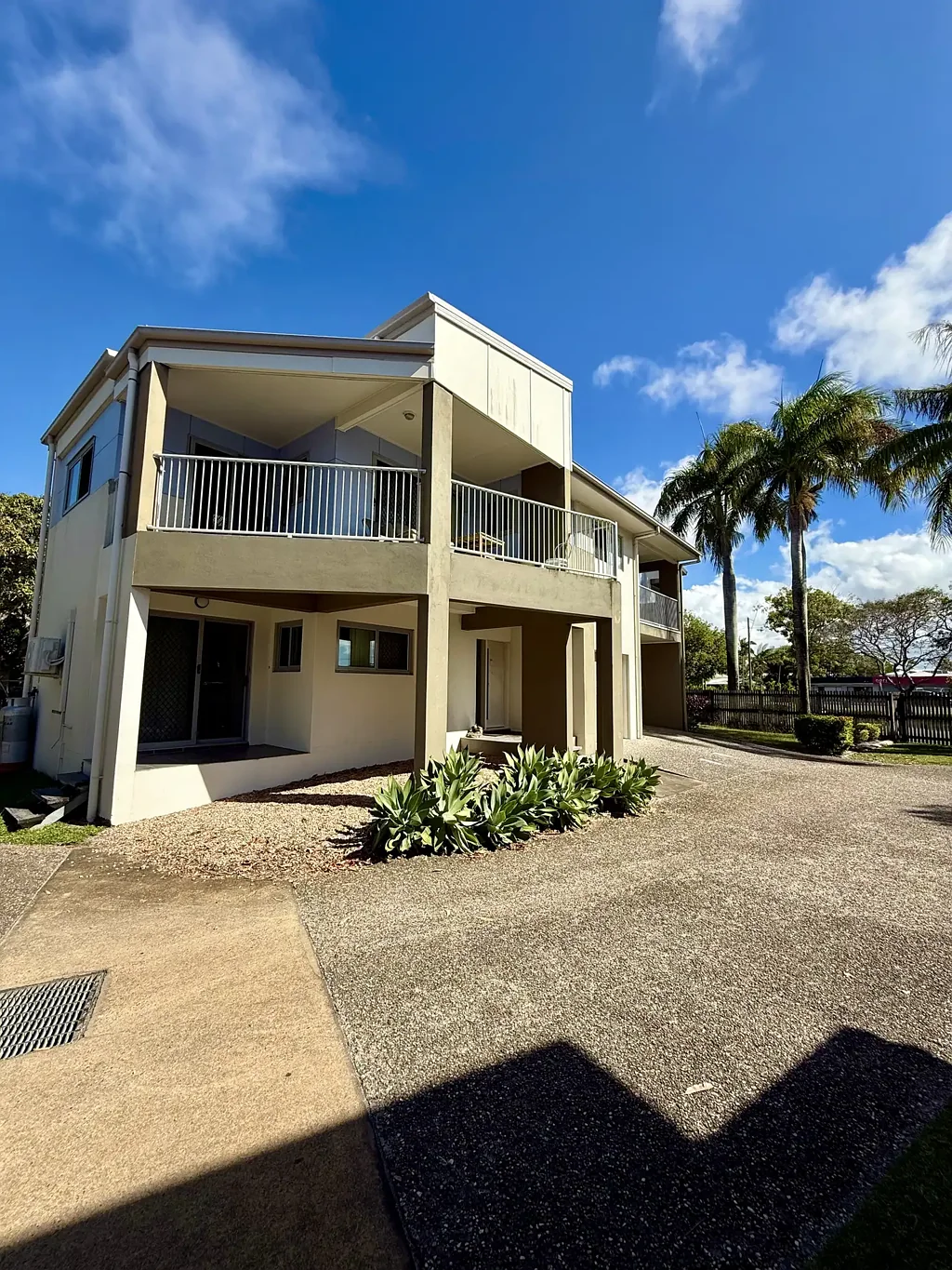 North Mackay 4部屋 Multi-Generational Living | Dual Occupancy | Dual Income Opportunity