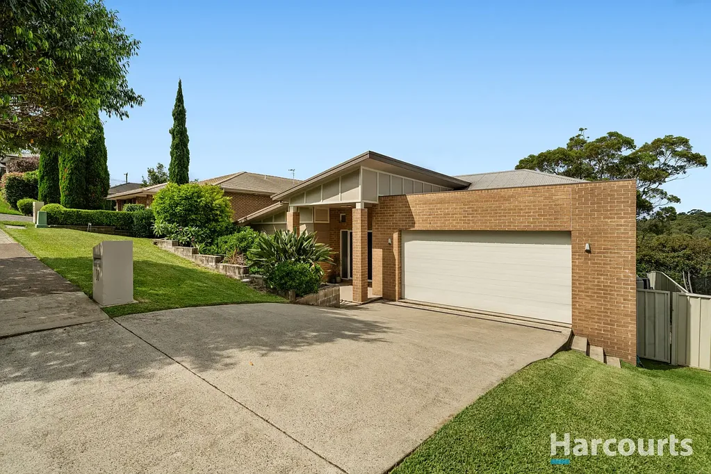 38 Fitzwilliam Circuit, Macquarie Hills, NSW 2285