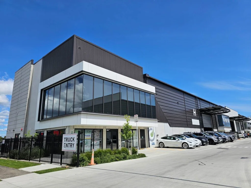 Manurewa  High-Stud Warehouse, Modern Showroom & Office