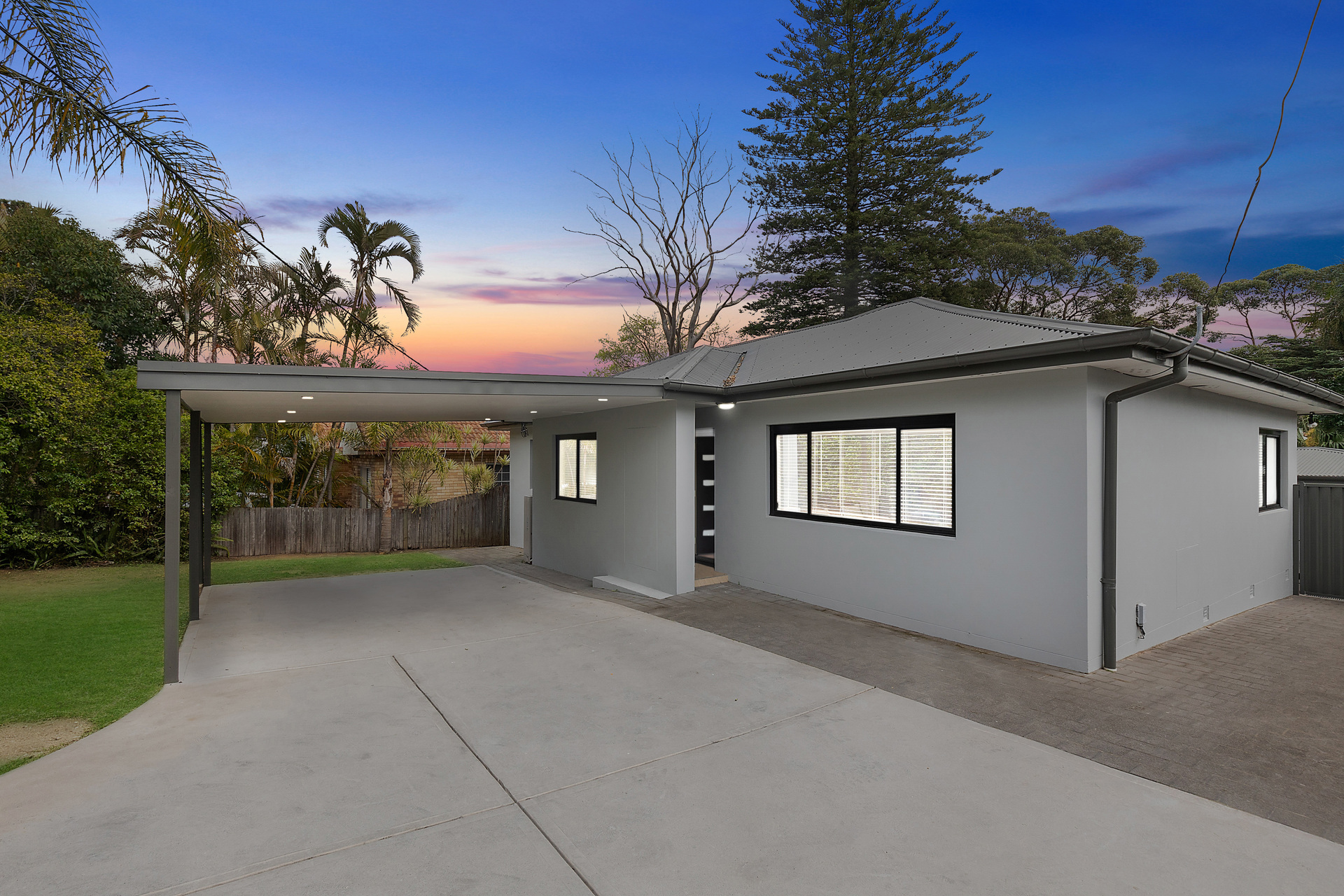 570 WARRINGAH RD, FORESTVILLE NSW 2087, 0 habitaciones, 0 baños, House