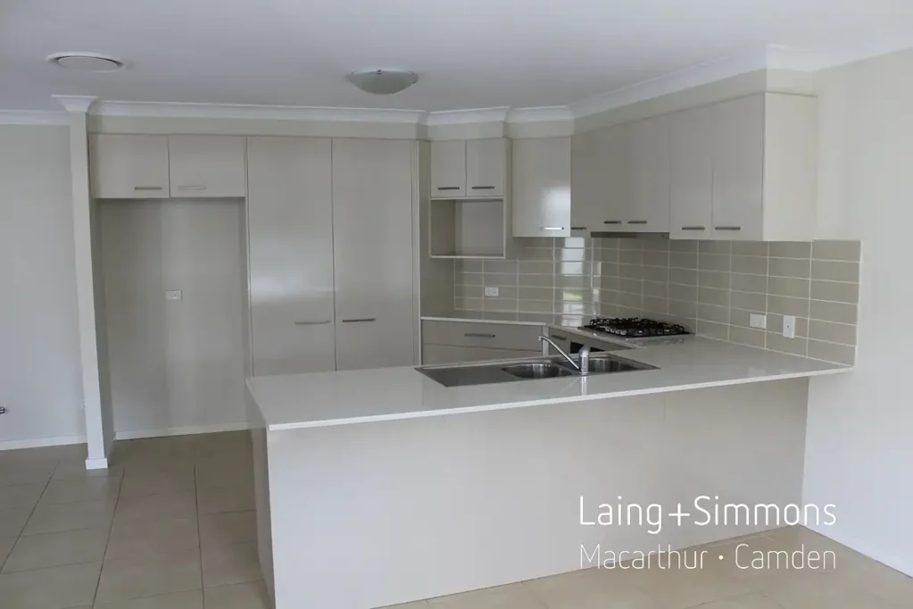 Quality 4 Bedroom Home - Quiet Central Location