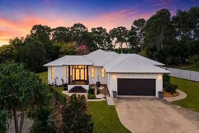 Dundowran Beach 4chambre AWARD-WINNING BEACHSIDE LUXURY WITH LAKE VIEWS ON 4,740SQM