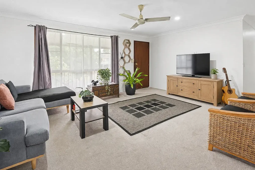 Nerang 3ห้องนอน Renovate, Reimagine & Reap the Rewards in a Prime Nerang Location