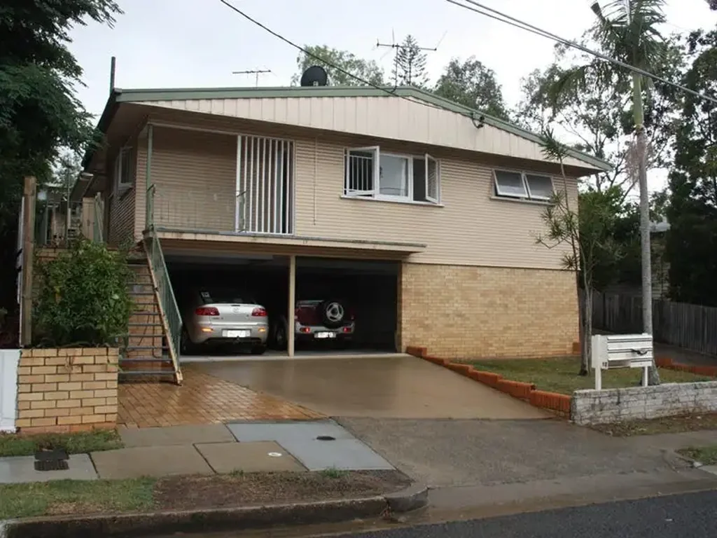 Low maintenance 1 bed unit in a perfect location!
