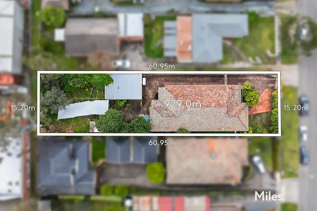 Heidelberg Heights 4 Slaapkamer Comfortable Living & Coveted Potential On 929m2 (Approx)