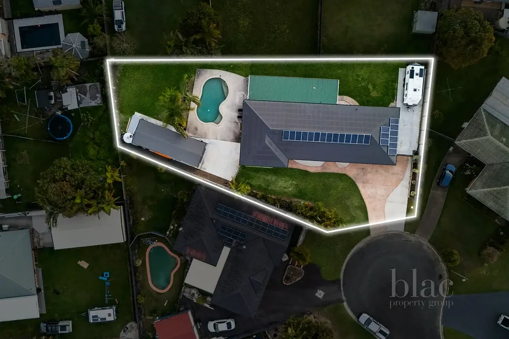 Burpengary 4Kwarto Renovated Family Home on 1210m2 with Pool, Powered Workshop & Room for All the Toys