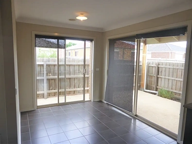 2/33 Parklea Way, Tarneit, VIC 3029, 2 Bedrooms, 1 Bathrooms, Unit